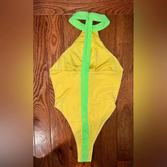 NWOT Icon Swim One Piece Swimsuit size Medium - Picture 2 of 4